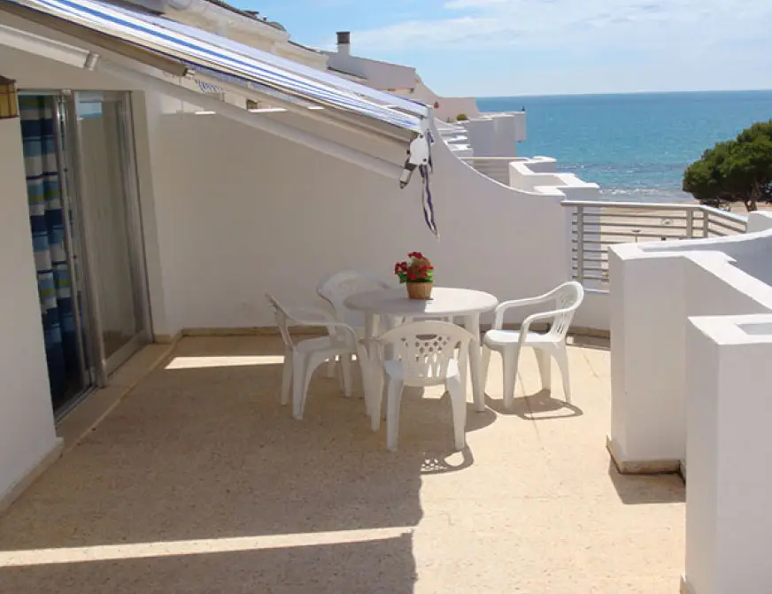Terrasse d'un appartement en attique de Las Margaritas avec vue sur la mer à Alcoceber