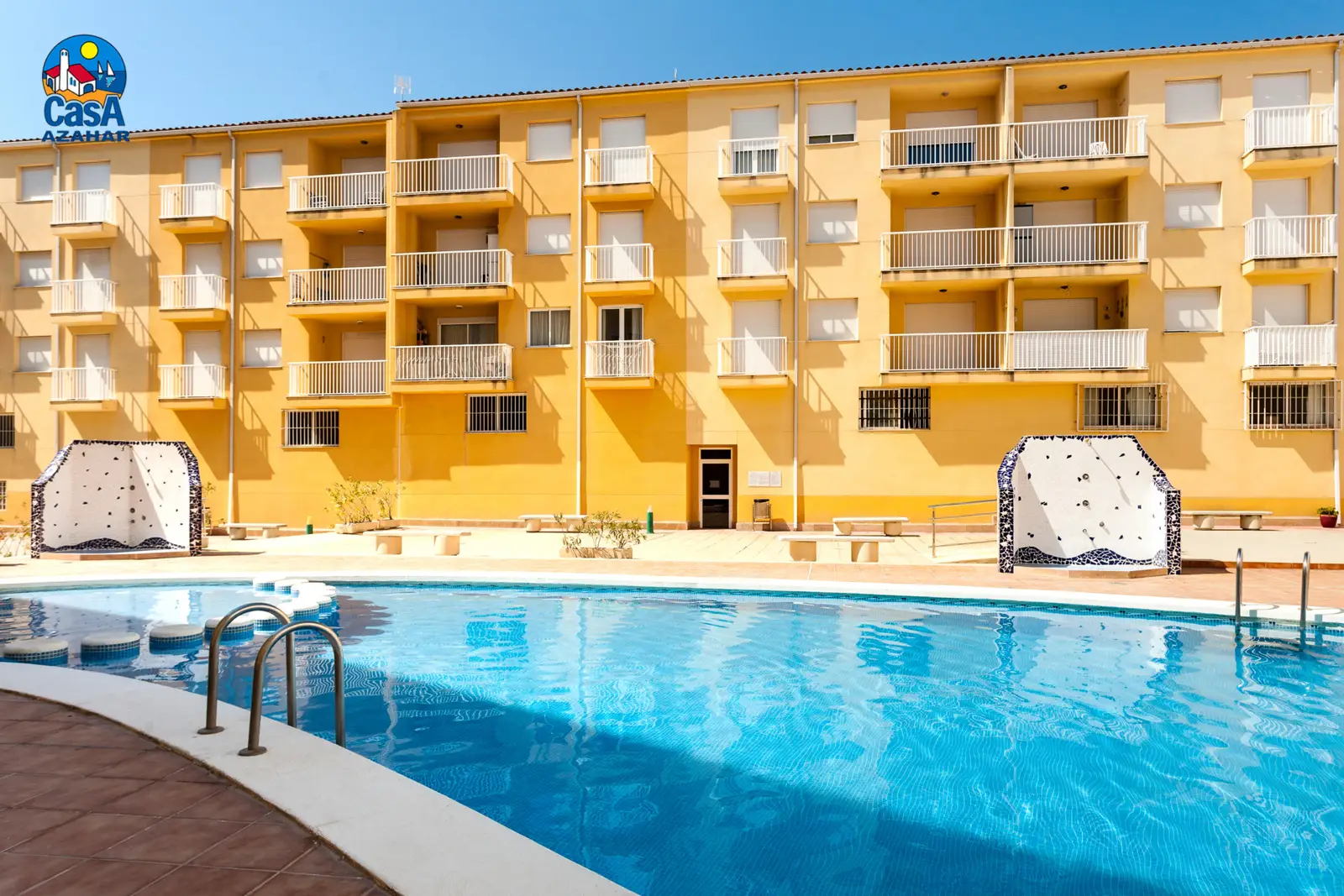 Piscine commune de la résidence Mare Nostrum dans le centre d'Alcossebre